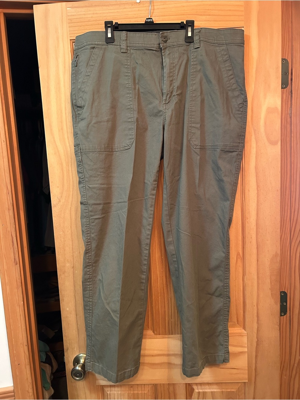 Weatherproof Olive Cargo Pants - Classic Utility Style